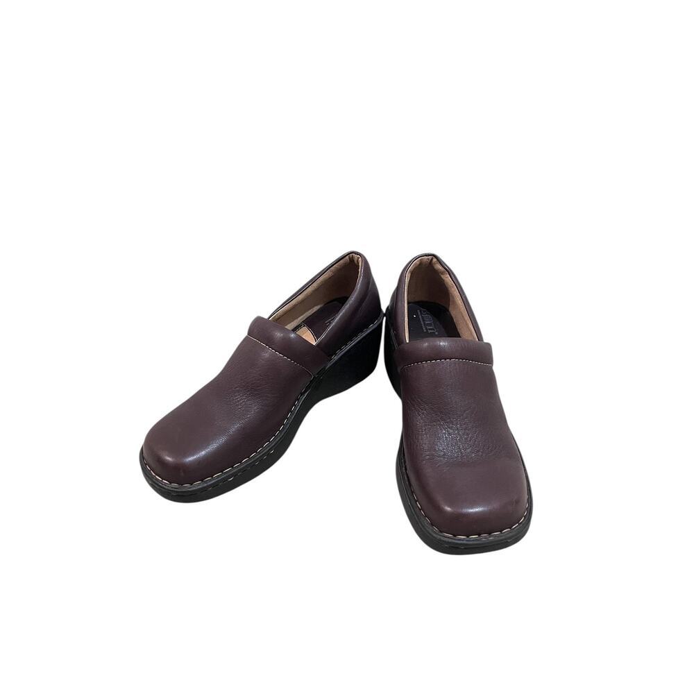 Born Shoes Womens Size 9.5 Brown Leather Wedge Clog Slip On Comfort Casual